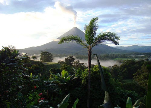 costa rica volcano